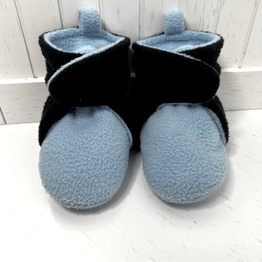 Luvable Friends hook & loop closure slipper socks with grippies -BLUE -12/18mo